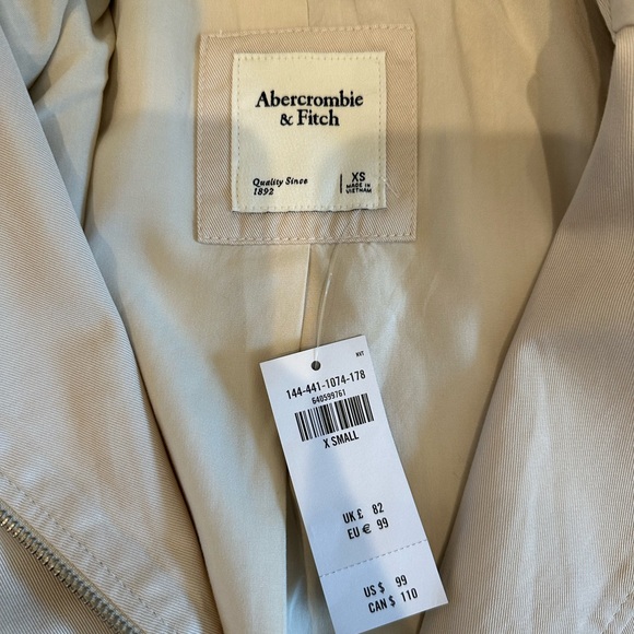 Brand new Abercrombie & Fitch jacket. - Picture 3 of 5